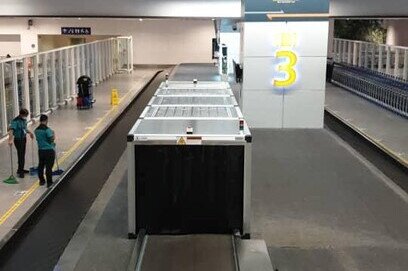 KL International Airport has started disinfecting arriving baggage with its new automatic ultraviolet disinfection system. 