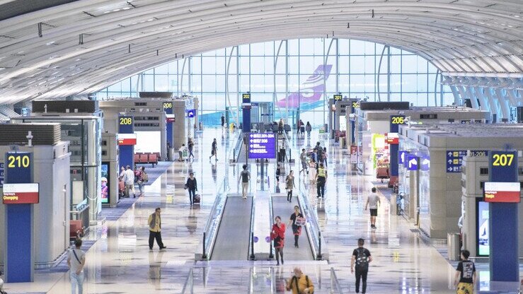 Hong Kong Airport, sustainability, cargo, Traffic  